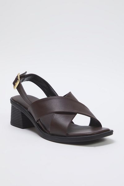 TRENDYOL SHOES Кафяви блокови токчета Изключително удобни дамски сандали на ток Takss25To00034
