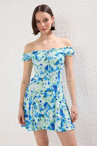 Trendyol Collection Rochie tricotată mini, elastică, cu guler Carmen albastru TWOSS25EL00472