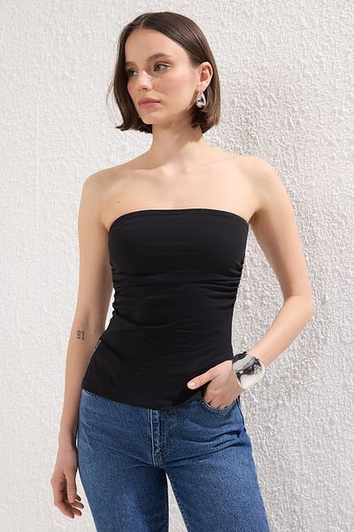 Trendyol Collection Fekete 100% pamut pánt nélküli ráncos/drapézott részletek kötött blúz TWOSS25BZ00484
