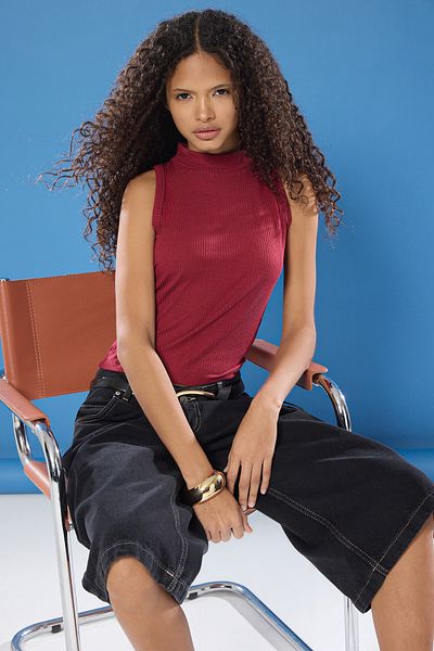 Trendyol Collection Bluză tricotată roșu Claret cu guler ridicat - Se potrivește pe corp, TWOSS25BZ00376