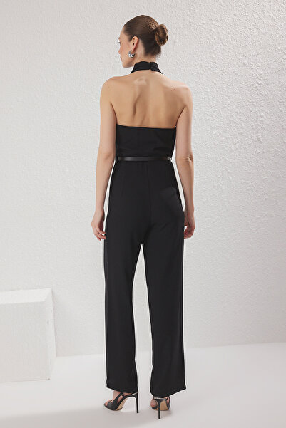 Trendyol Collection Černý pásek s klopou a širokým límcem TWOSS25TU00021