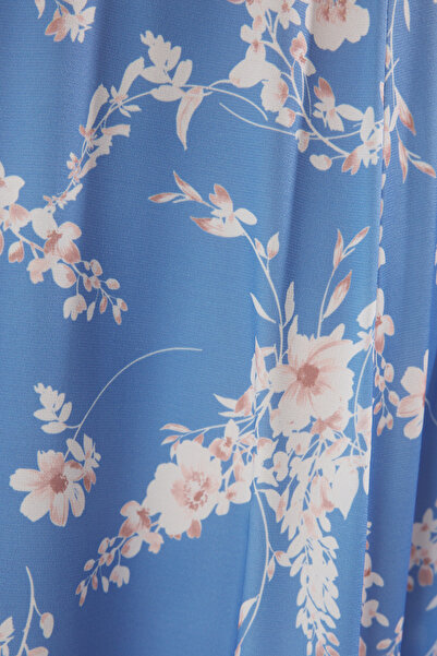 Trendyol Collection Modrá ramínka s volánkovým límcem Detail sukně Flounces Skater/Maxi pletené šaty s otevřeným pasem TWOSS25EL00238