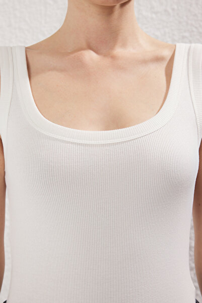 Trendyol Collection Ecru Pool Collar Fitted Backless Body TWOSS25BD00018