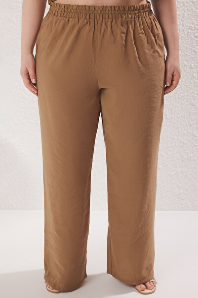 Trendyol Curve Bluză și pantaloni de mărime mare țesute maro Set de sus și de jos TBBSS25CP00018