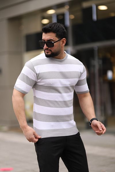 Trendseninle Πλεκτό μπλουζάκι Stone Grey Crew Neck ριγέ