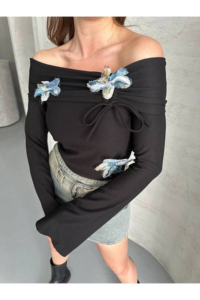 Butik Beyza Μπλούζα με λεπτομέρεια με κέντημα μαργαρίτα