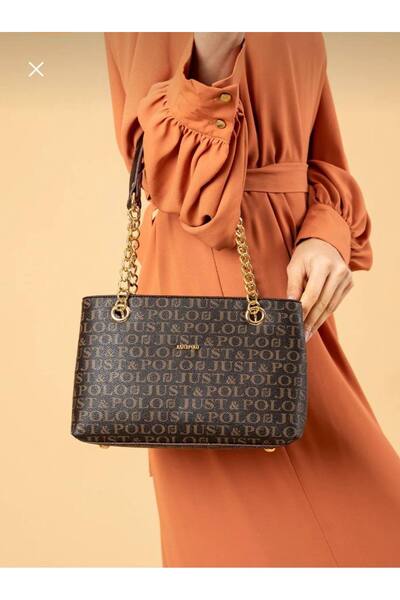 Just Polo حقيبة كتف نسائية بنية من جست بولو مع سلسلة قابلة للتعديل بحزام طويل...