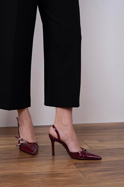 sovrana İki Kemer Detaylı Sivri Burun Topuklu Ayakkabı Bordo Rugan