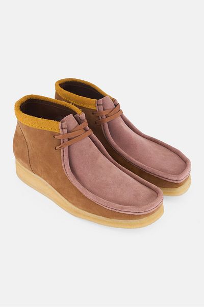 CLARKS Men Wallabee Lace Up Ankle Boots, Tan