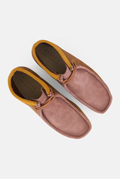 CLARKS Men Wallabee Lace Up Ankle Boots, Tan