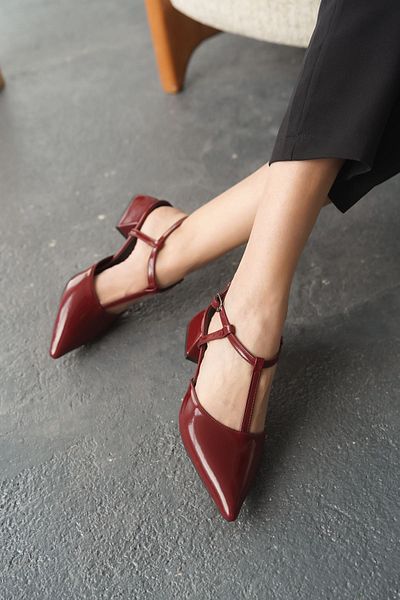 MODAADAM Pantofi de damă Ashur Raider cu obraz lung - Roșu Claret - Piele Lacuată