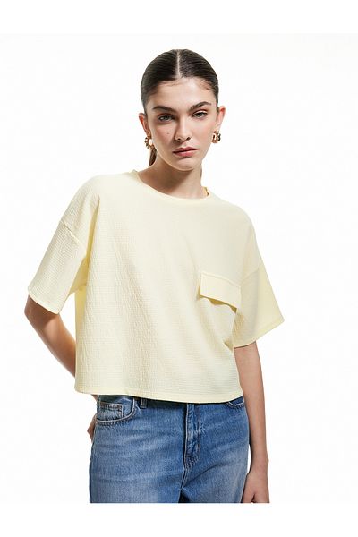 Koton Applique Detailed Textured Crew Neck Short Sleeve T-Shirt