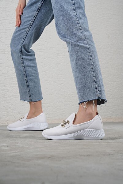 Beyond Women's White Gc Buckle Sneaker 4cm Byndsnkk04