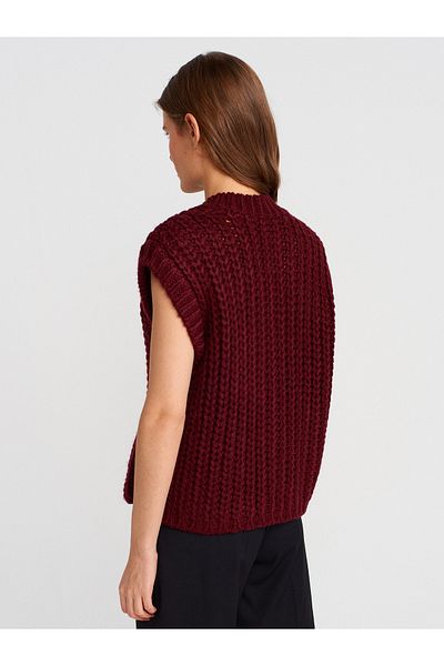 Dilvin 60961 Crew Neck Soft Textured Pocket Button Knitwear Vest-Burgundy