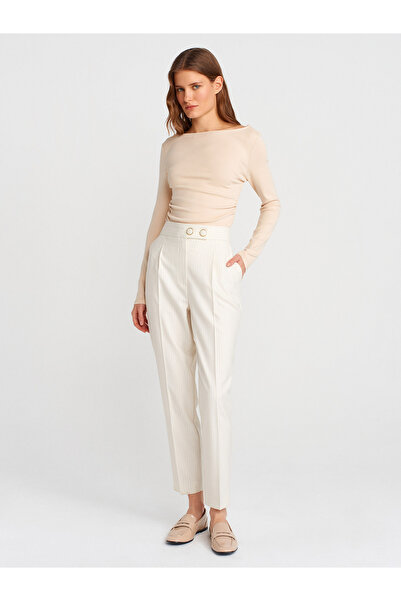 Dilvin 31401 Μαζευμένη λαιμόκοψη με μπάλα-πέτρα