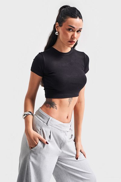 its basic Women's Black Color S5 Super Stretchy Fabric Crop Fit Top