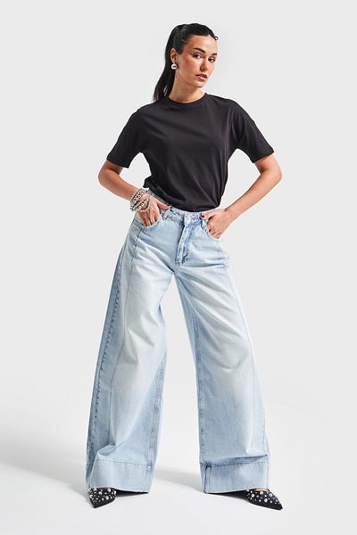 its basic Women's Black Color S5 Crew Neck Basic T-Shirt