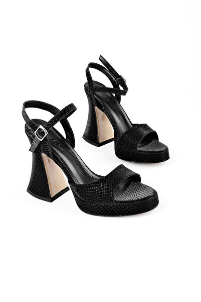 Lal Shoes & Bags حذاء أنتاريس نسائي بكعب أسود - رباط عند الكاحل