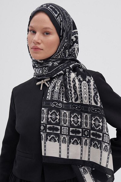 carell Deep Black Early Silk Shawl