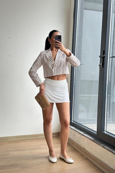 Mixray Tricou Crop cu dungi de in pentru femei, culoare burgundă