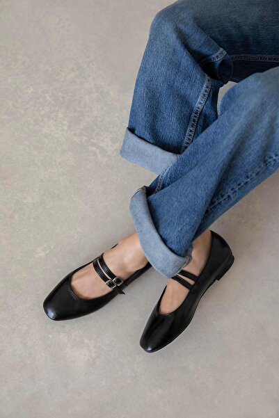 STRASWANS Women's Belt |   Black |   Detail Wrinkled Leather Ballerinas