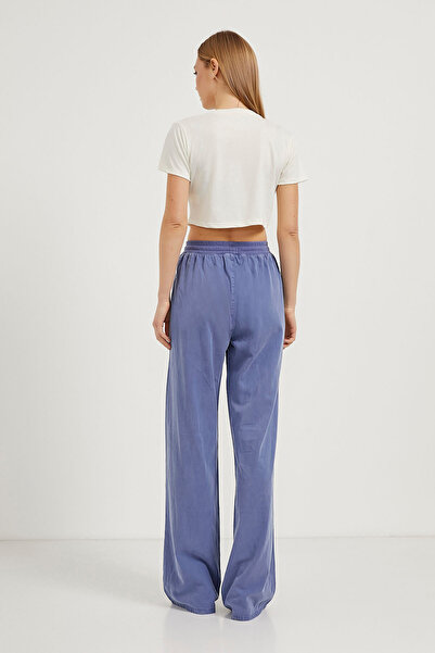 Arma Life Women's Tight Summer Crew Neck Ecru Crop T-Shirt