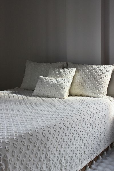 ARVA مفرش سرير منزلي بيكيه مزدوج - لؤلؤي وشرابات، مقاس 250x250 و2 وسادة 50x70