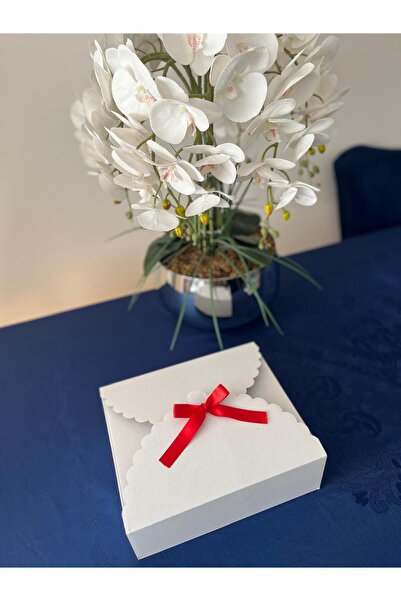 Nursa BEYAZ HEDİYELİK KUTU