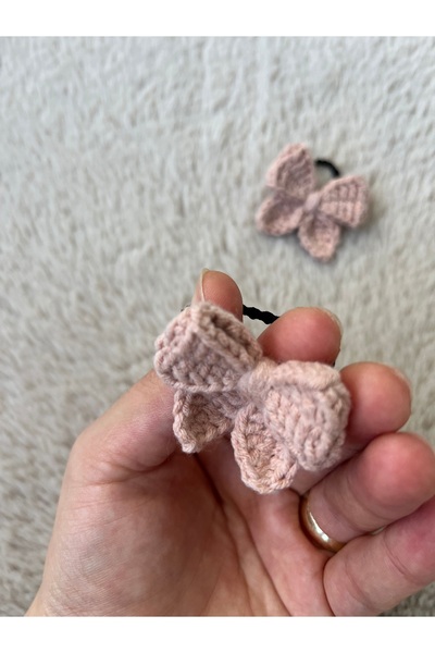 PARMAK İZİ AKSESUAR PUDRA RENGİ AMİGURUMİ FİYONK DETAY LASTİKLİ BAĞLAMALI ÖRG...