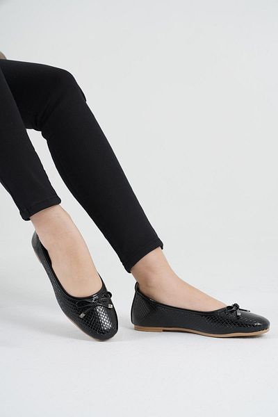 Beyond Women's Black Ballerina Bow Patent Leather Ballerinas Byndblrn01
