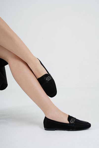 Beyond Women's Silk Black Low Heeled Shoes Byndkp505