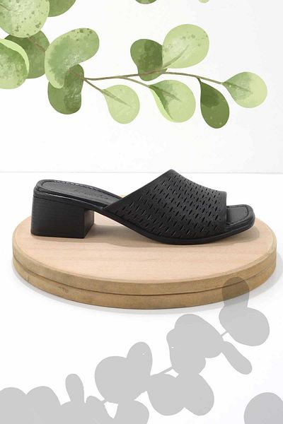 Bambi Black Genuine Leather Women's Slippers K04286100403