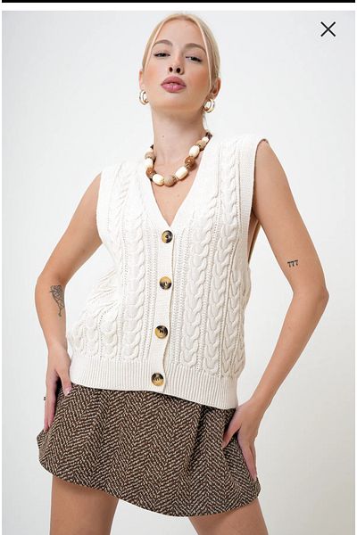 By Nilgün Akay Young Model Vest