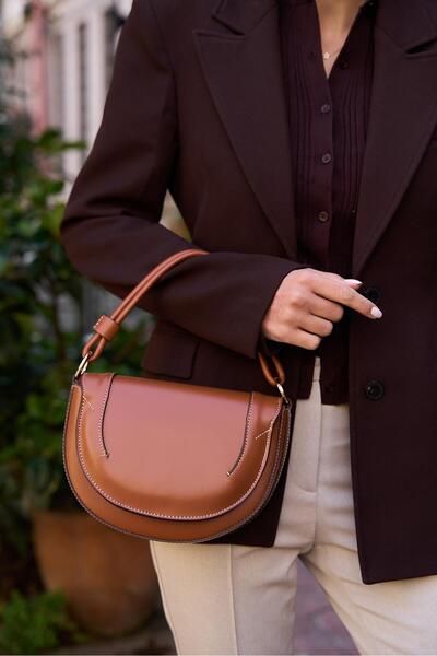 Madamra Barna női kontrasztos varrott keresztpántos kézi és válltáska