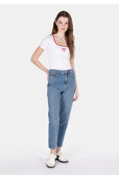 Colin's Γυναικείο λευκό κοντομάνικο μπλουζάκι με κέντημα με τετράγωνο γιακά