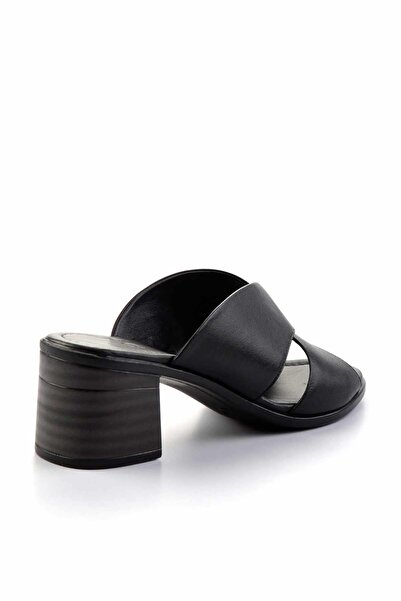 Bambi Siyah Leather Kadın Terlik K04290023403