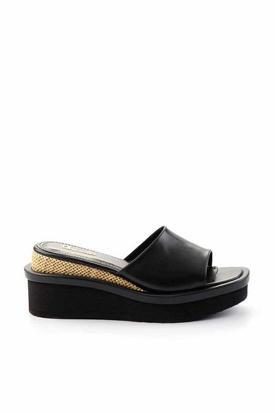 Bambi Women's Black Slippers K04188333309