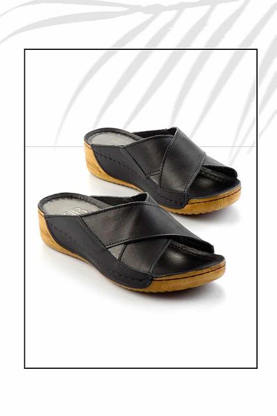 Bambi Black Genuine Leather Women's Slippers K04331031203
