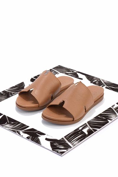 Bambi Кожени дамски чехли Taba K04724670003