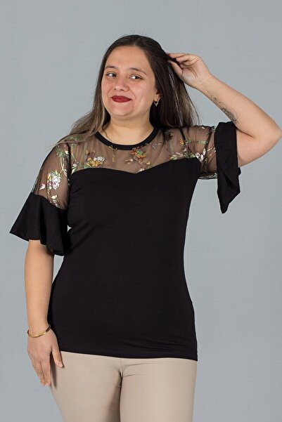 Truva XXL Μπλούζα μεγάλου μεγέθους με λεπτομέρεια από τούλι στους ώμους και τα μανίκια, μαύρη