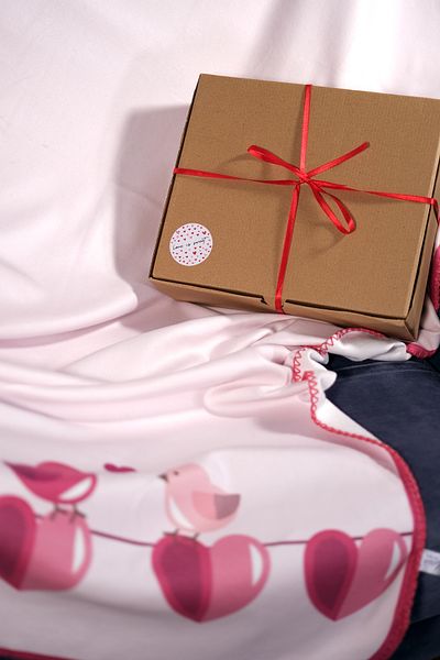 moris home VALENTINE'S DAY PATTERNED TELEVISION BLANKET 130X170