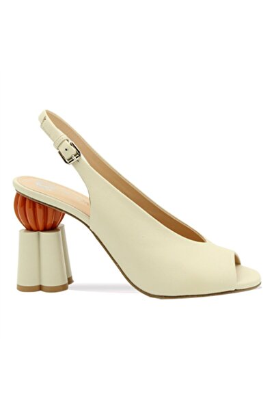 Vario R5807 Model Cream Colored Styling Product