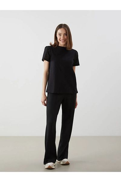 LC Waikiki Γυναικείο μπλουζάκι LCW Comfort Crew με κέντημα