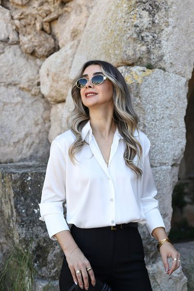 bytugcekaya Cămașă albă din satin cu mânecă lungă