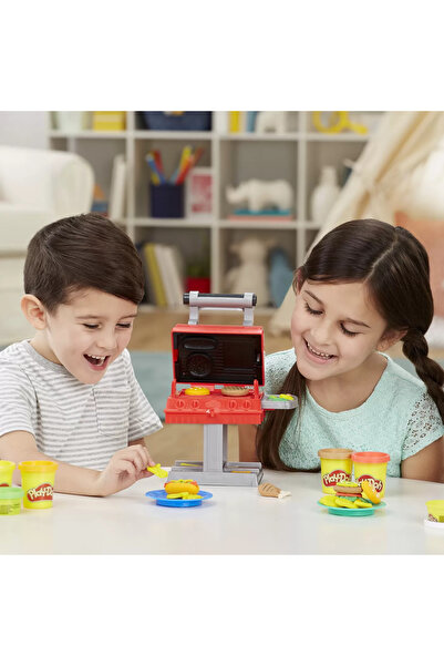 Hasbro Grilování s tvary a razítky, sada modelovací hmoty Play-doh s příslušenstvím a tvary