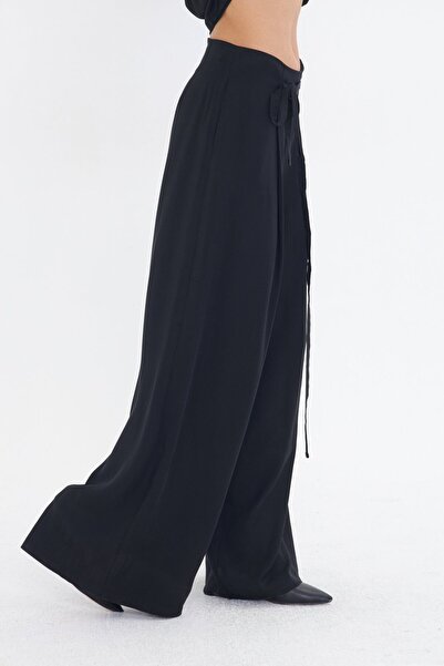 LAMANTE GENİŞ KESİM SİYAH PANTOLON
