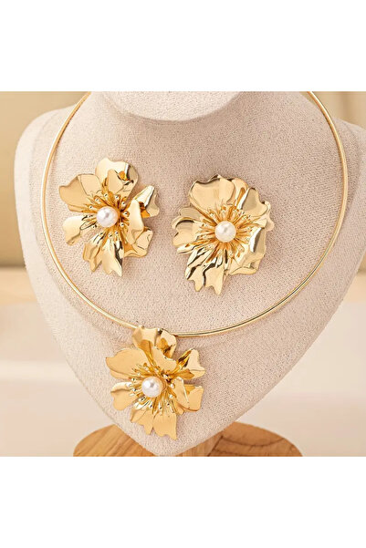 GIFTPALACE Canlı Alaşımlı Çiçekli İnci Detaylı Tasarım Kolye ve Küpe Seti