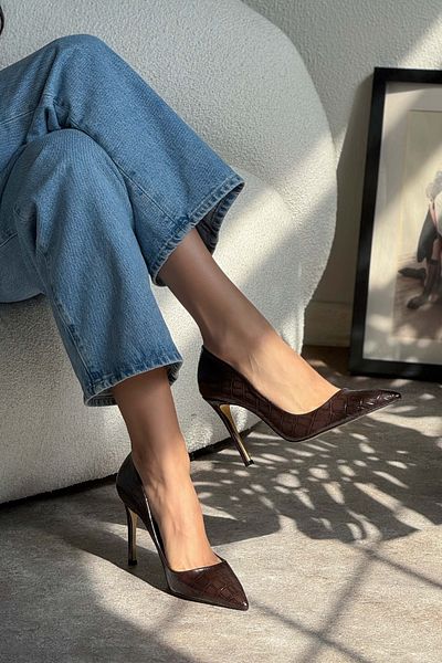 NİŞANTAŞI SHOES Дамски обувки с остър връх с крокодил Vanessa Brown