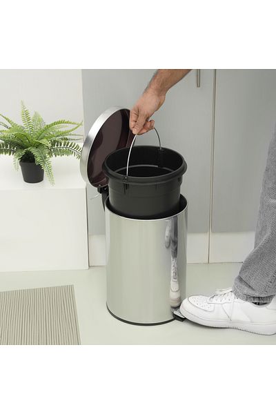 ROYALFORD 8L Pedal Dustbin- RF12243