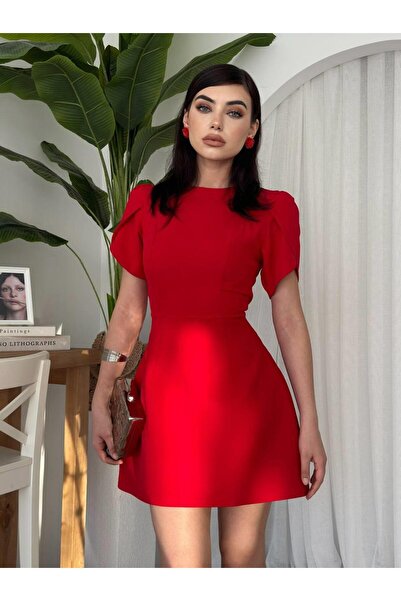 conconmoda Μίνι φόρεμα με κορδέλα με λεπτομέρεια με κουμπιά